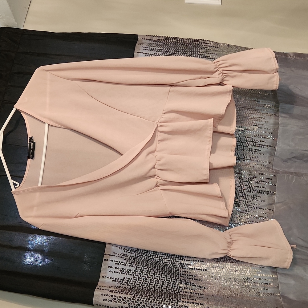 ⭐️Pretty little thing blouse